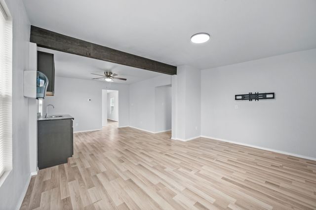 5617 Blackmore Avenue, Fort Worth, TX 76107