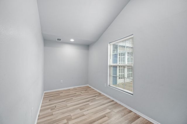 5617 Blackmore Avenue, Fort Worth, TX 76107