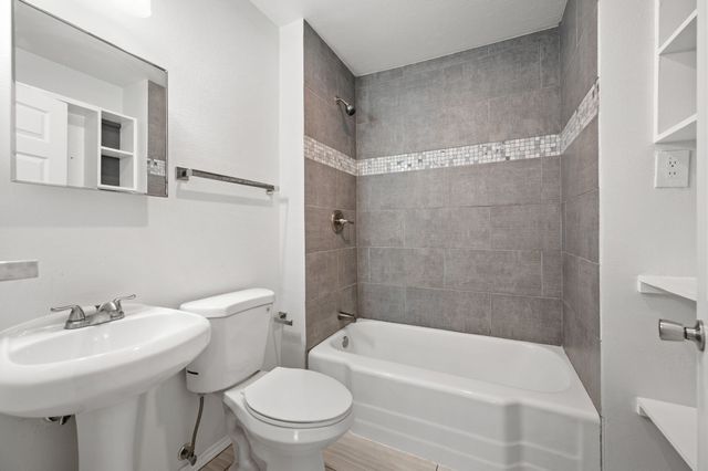 5617 Blackmore Avenue, Fort Worth, TX 76107