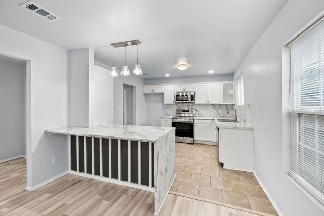 5617 Blackmore Avenue, Fort Worth, TX 76107