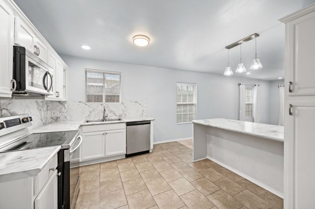 5617 Blackmore Avenue, Fort Worth, TX 76107