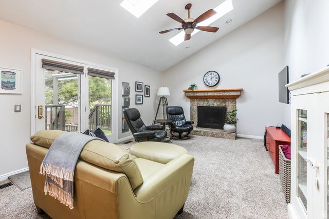 10183 S HICKORY POINT DR, Sandy, UT 84092
