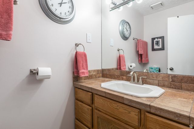 10183 S HICKORY POINT DR, Sandy, UT 84092