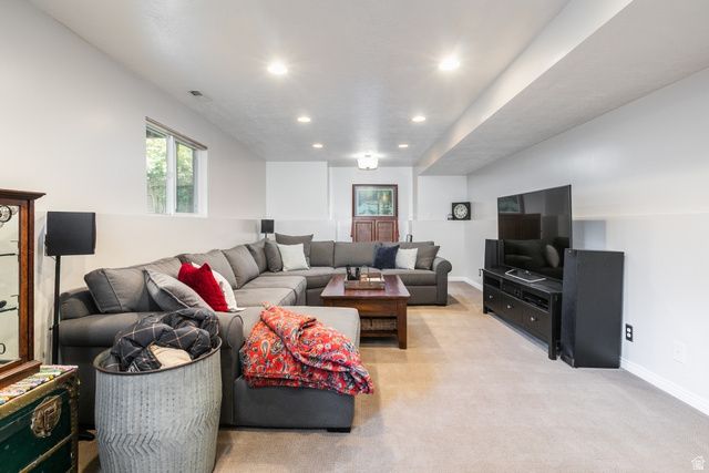 10183 S HICKORY POINT DR, Sandy, UT 84092