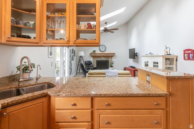 10183 S HICKORY POINT DR, Sandy, UT 84092