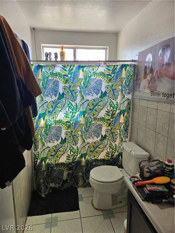 2005 Emerald Green Avenue, Las Vegas, NV 89106