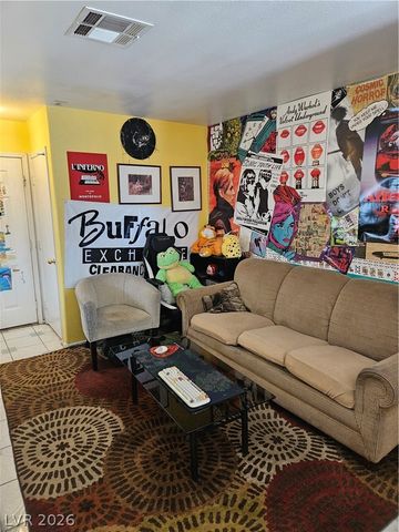 2005 Emerald Green Avenue, Las Vegas, NV 89106