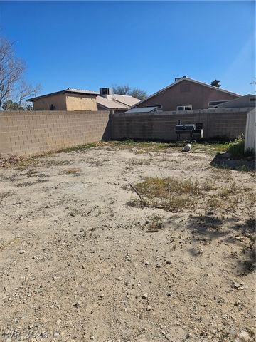 2005 Emerald Green Avenue, Las Vegas, NV 89106