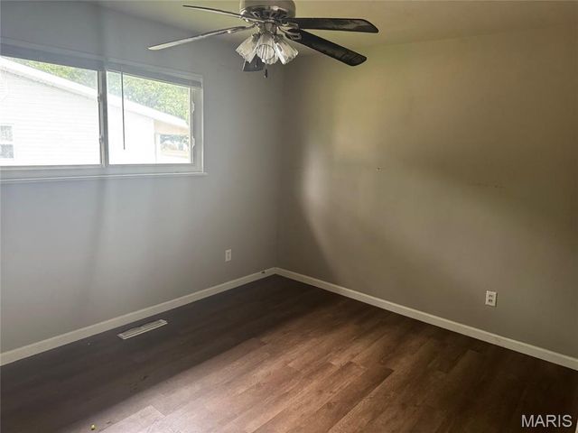 1090 Howdershell Road, Florissant, MO 63031