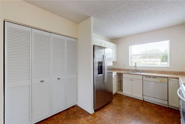 305 N GROVE ISLE Circle 305, Vero Beach, FL 32962