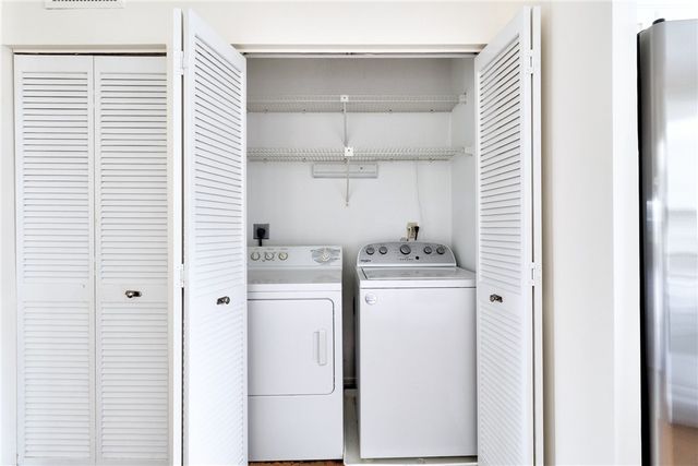 305 N GROVE ISLE Circle 305, Vero Beach, FL 32962