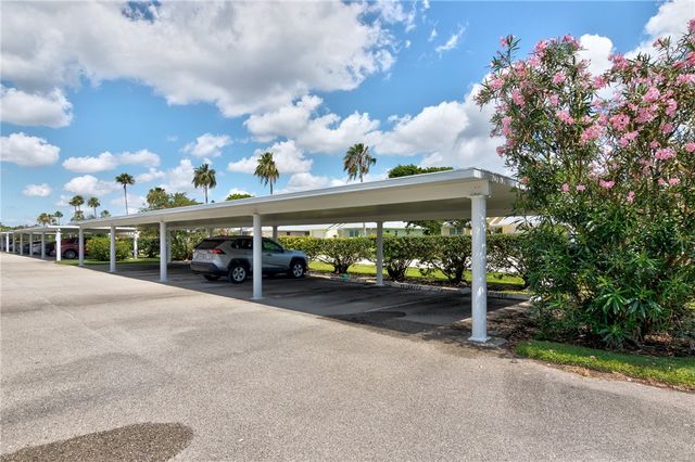 305 N GROVE ISLE Circle 305, Vero Beach, FL 32962