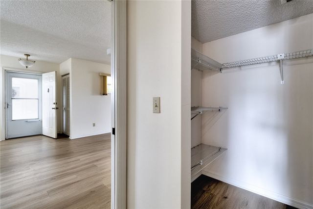 305 N GROVE ISLE Circle 305, Vero Beach, FL 32962