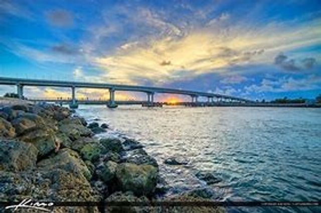 305 N GROVE ISLE Circle 305, Vero Beach, FL 32962