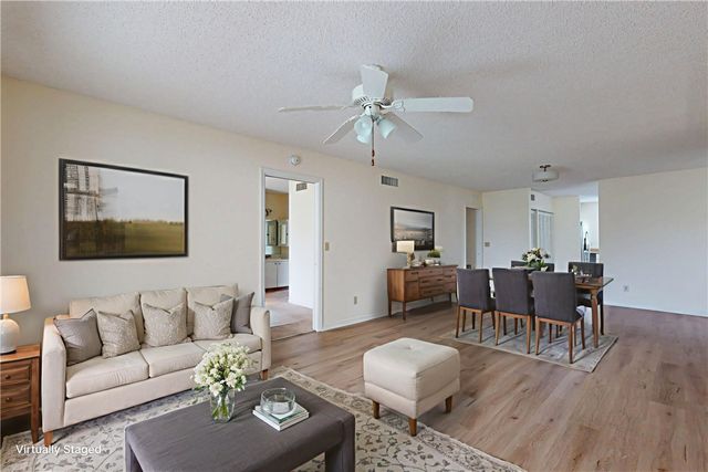 305 N GROVE ISLE Circle 305, Vero Beach, FL 32962