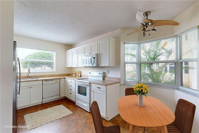 305 N GROVE ISLE Circle 305, Vero Beach, FL 32962