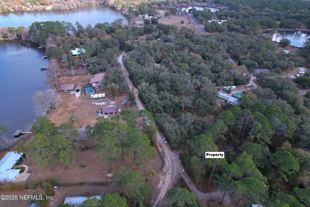 113 LAKE EDGE Trail, Interlachen, FL 32148