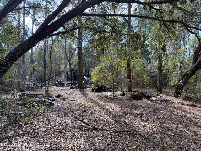 113 LAKE EDGE Trail, Interlachen, FL 32148