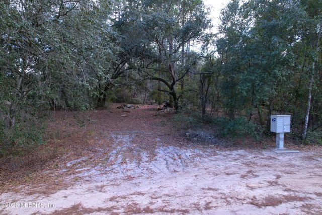 113 LAKE EDGE Trail, Interlachen, FL 32148