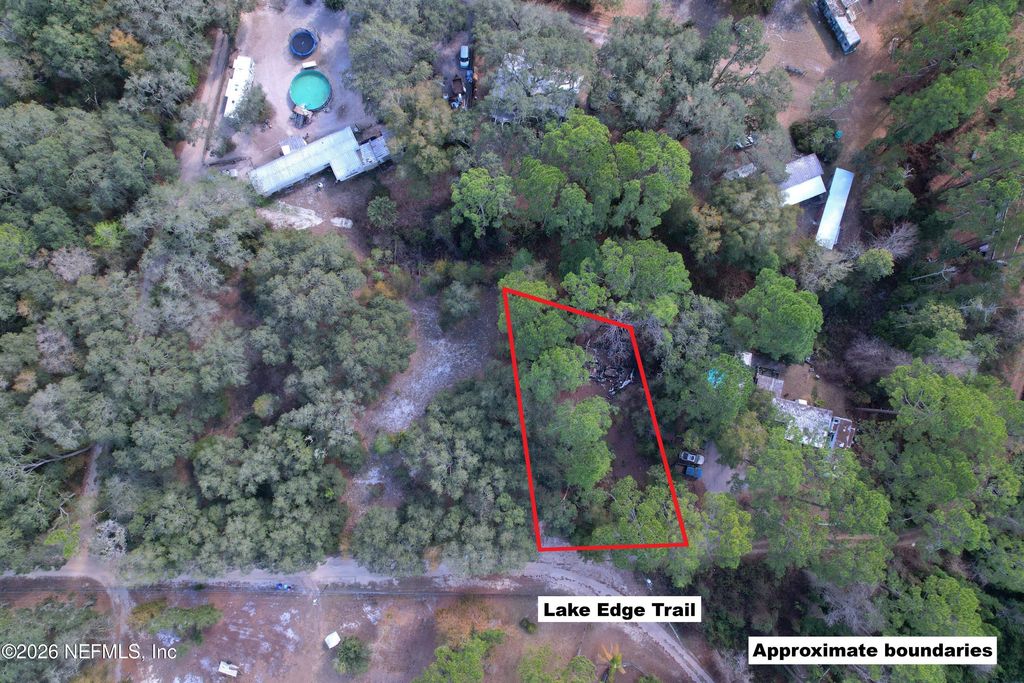 113 LAKE EDGE Trail, Interlachen, FL 32148