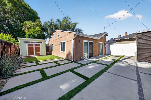 6904 Mclennan Avenue, Lake Balboa, CA 91406