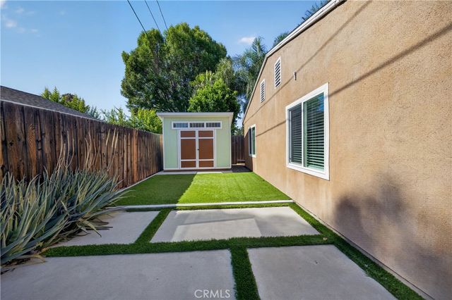 6904 Mclennan Avenue, Lake Balboa, CA 91406
