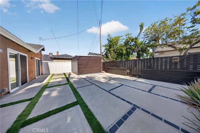 6904 Mclennan Avenue, Lake Balboa, CA 91406