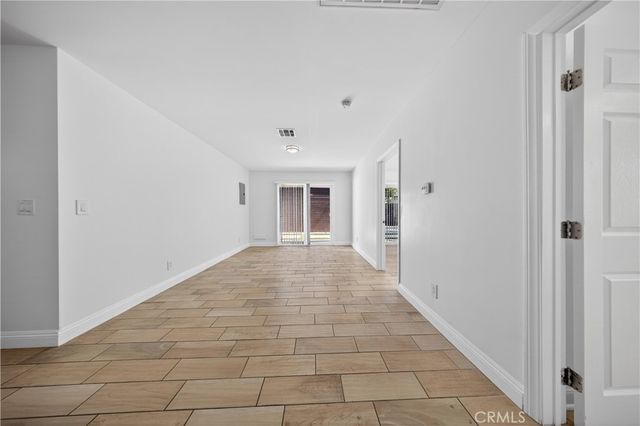 6904 Mclennan Avenue, Lake Balboa, CA 91406