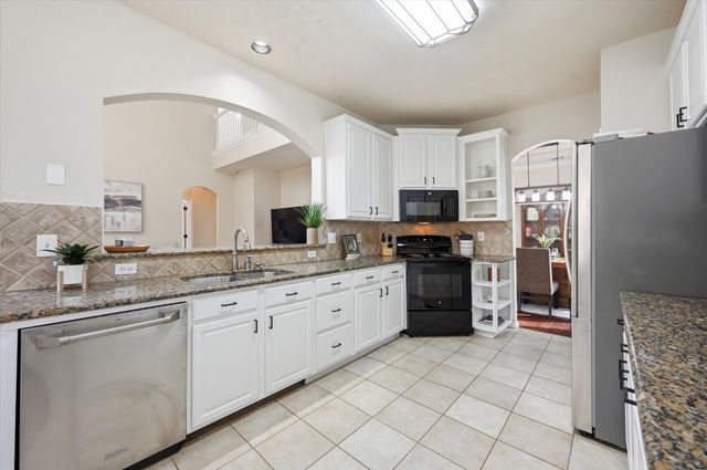 1607 Fairway Vista Drive, Corinth, TX 76210