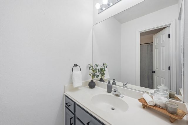 1607 Fairway Vista Drive, Corinth, TX 76210