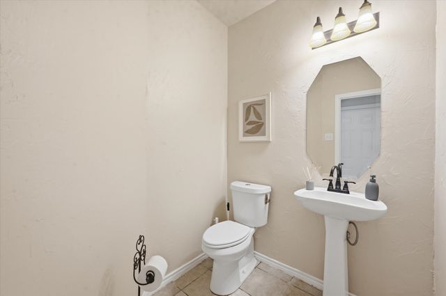 1607 Fairway Vista Drive, Corinth, TX 76210