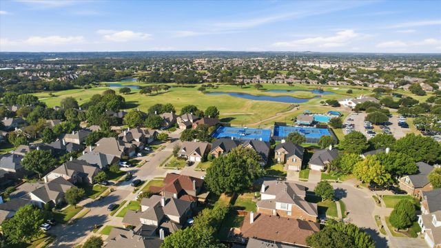 1607 Fairway Vista Drive, Corinth, TX 76210