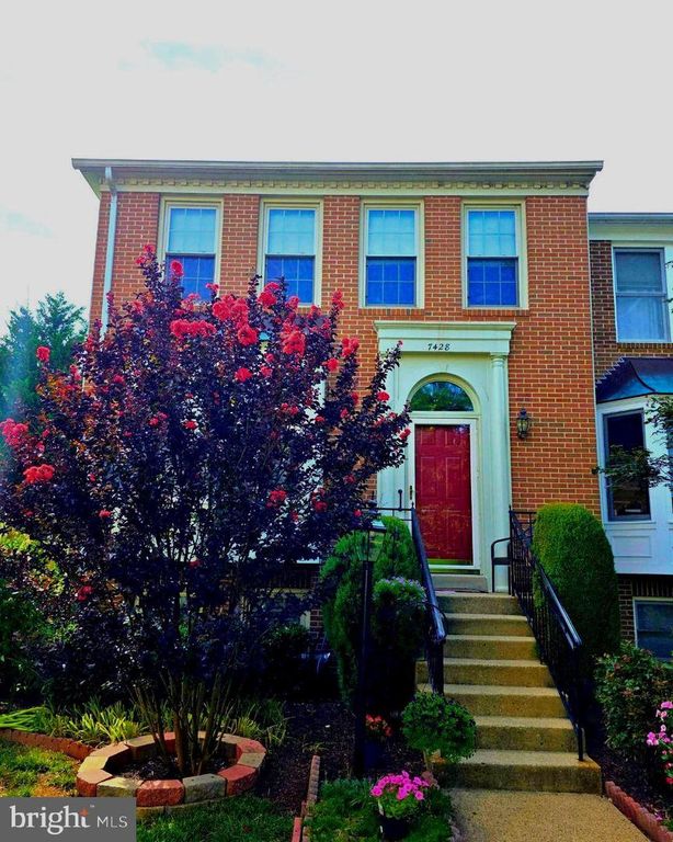 7428 HEATHERFIELD LN, Alexandria, VA 22315