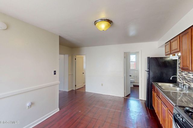 11 Elm Street, Troy, NY 12180