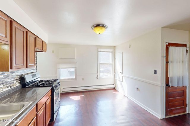 11 Elm Street, Troy, NY 12180