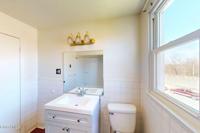 11 Elm Street, Troy, NY 12180