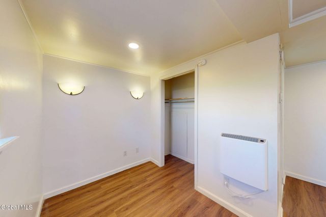 11 Elm Street, Troy, NY 12180