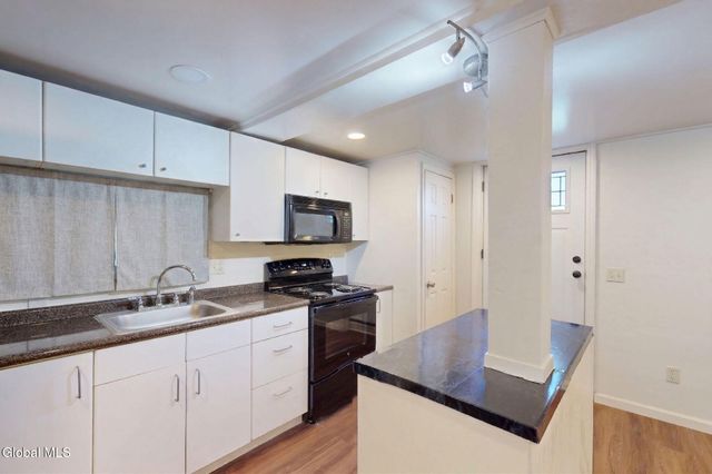 11 Elm Street, Troy, NY 12180