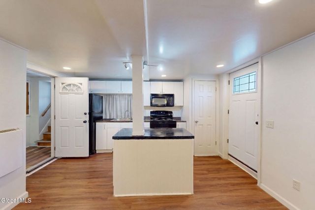 11 Elm Street, Troy, NY 12180