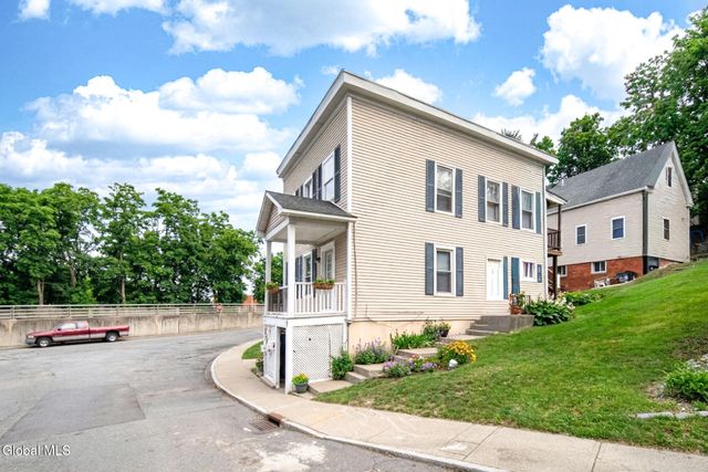 11 Elm Street, Troy, NY 12180