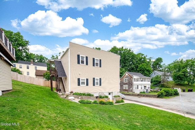 11 Elm Street, Troy, NY 12180