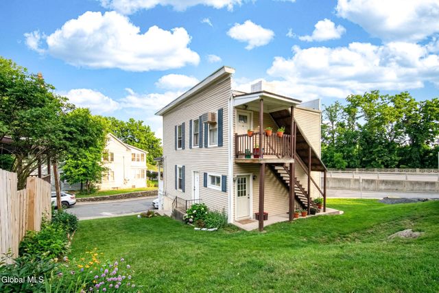 11 Elm Street, Troy, NY 12180