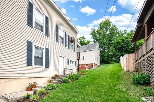 11 Elm Street, Troy, NY 12180