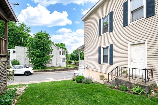11 Elm Street, Troy, NY 12180