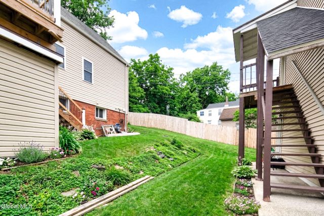 11 Elm Street, Troy, NY 12180