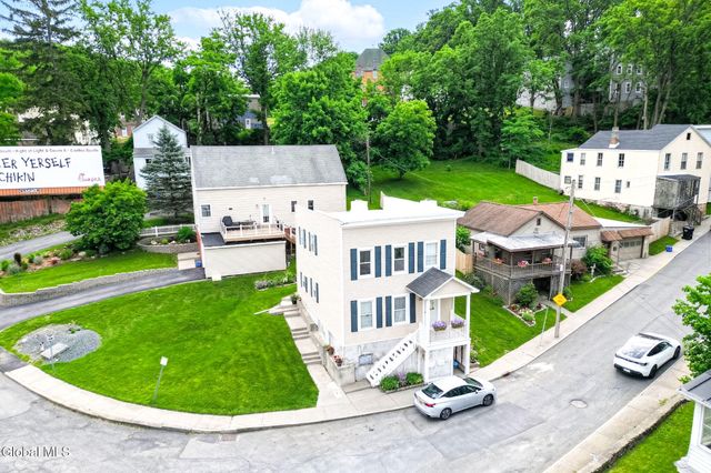 11 Elm Street, Troy, NY 12180