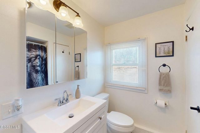 11 Elm Street, Troy, NY 12180