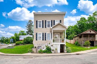 11 Elm Street, Troy, NY 12180