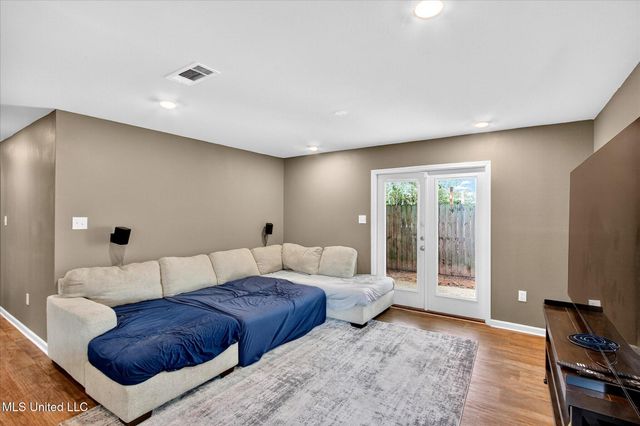 2117 Toulouse Street, Ocean Springs, MS 39564