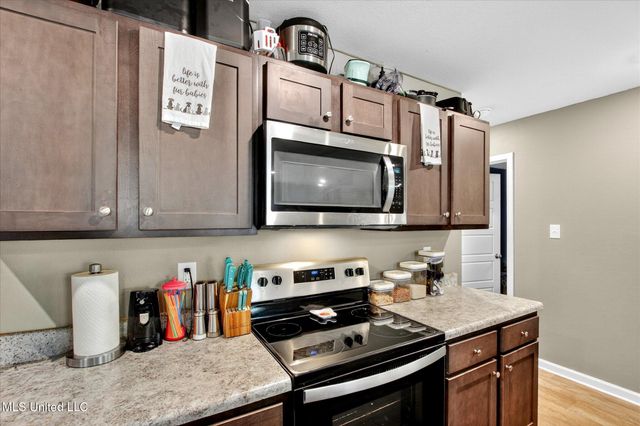 2117 Toulouse Street, Ocean Springs, MS 39564